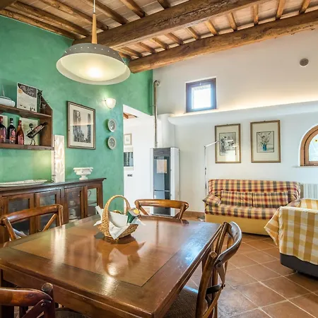Alloggio per agriturismo La Farneta *