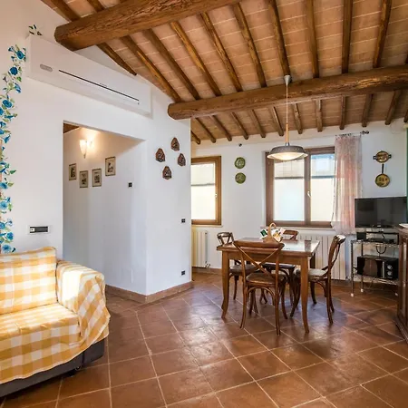La Farneta Alloggio per agriturismo Monteriggioni